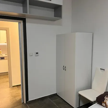 Centrum Leyla 8 Apartment